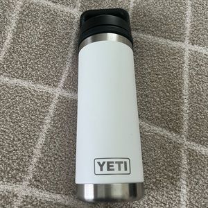 26 oz Yeti tumbler